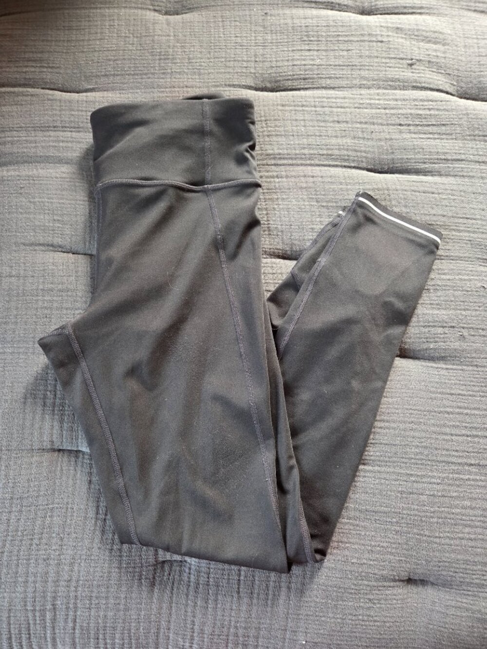 Athleta ladies run free 7/8 tight, black, size XS